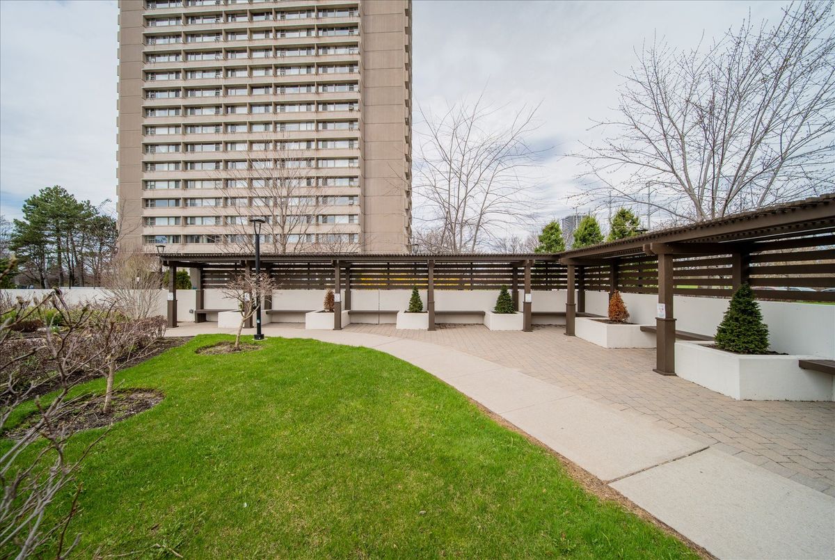 725 Don Mills Road Toronto 725 Don Mills Road Toronto