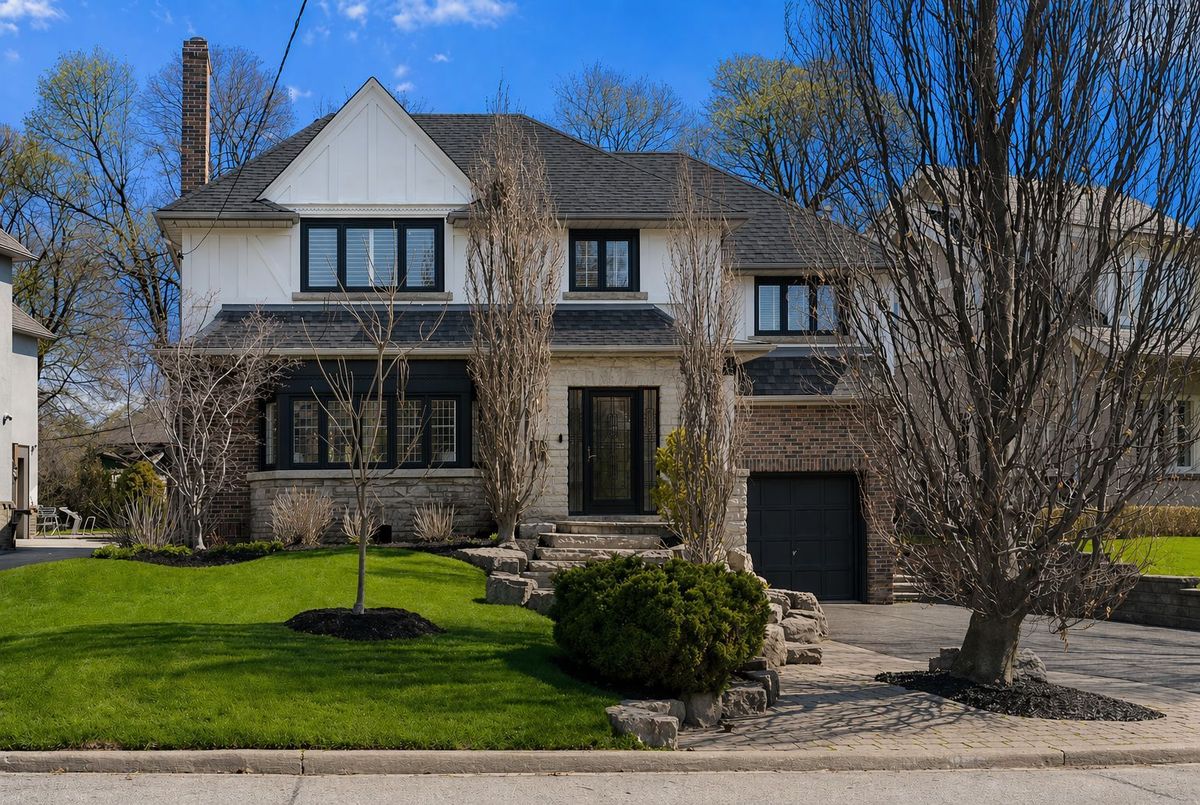 5 Lawrence Crescent Toronto 5 Lawrence Crescent Toronto