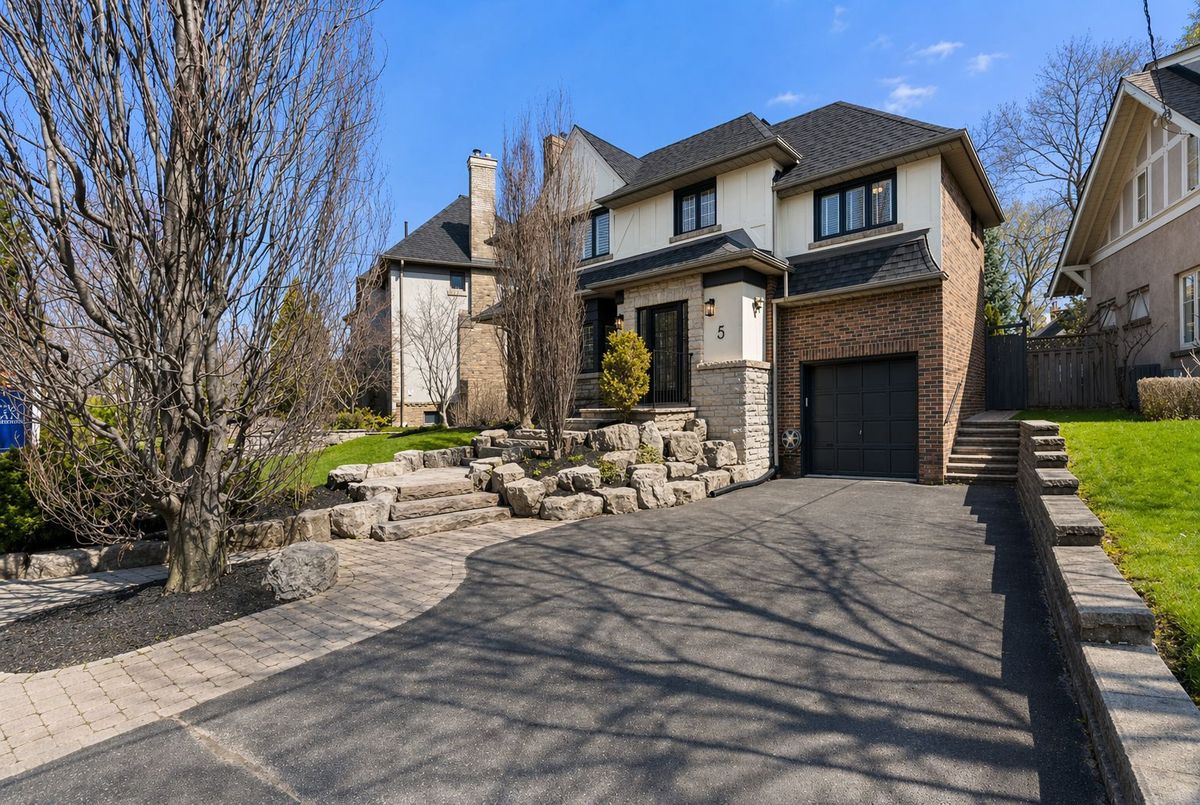 5 Lawrence Crescent Toronto 5 Lawrence Crescent Toronto