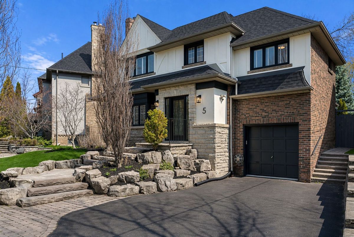 5 Lawrence Crescent Toronto 5 Lawrence Crescent Toronto