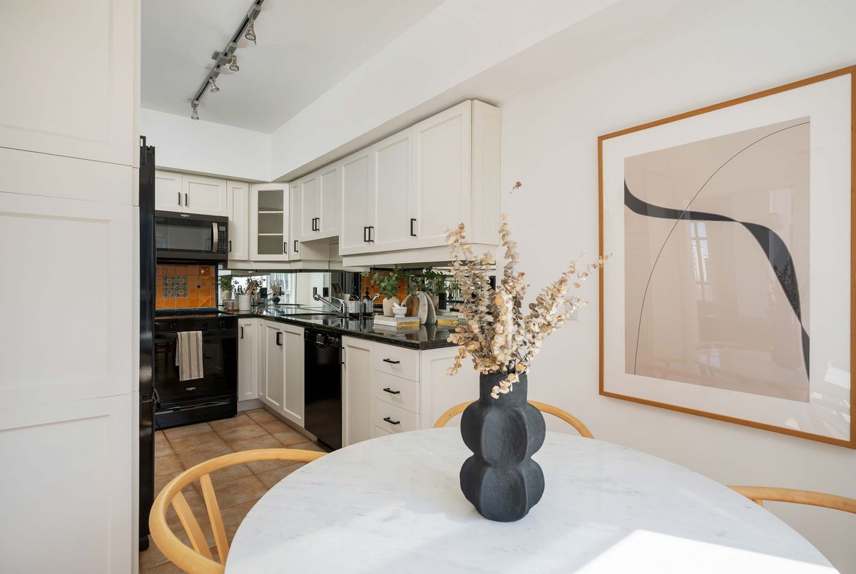 1 Deer Park Crescent Toronto 1 Deer Park Crescent Toronto