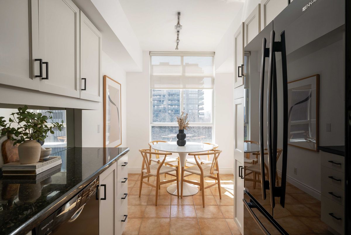 1 Deer Park Crescent Toronto 1 Deer Park Crescent Toronto