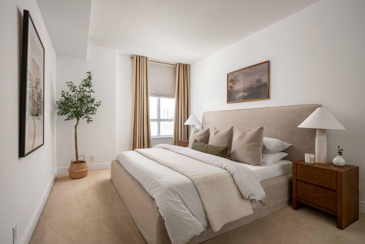 1 Deer Park Crescent Toronto 1 Deer Park Crescent Toronto