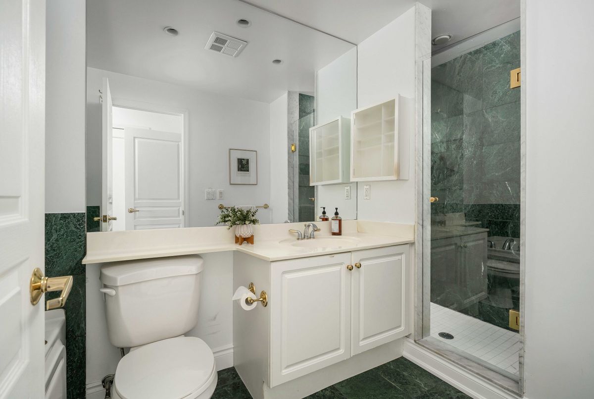 1 Deer Park Crescent Toronto 1 Deer Park Crescent Toronto
