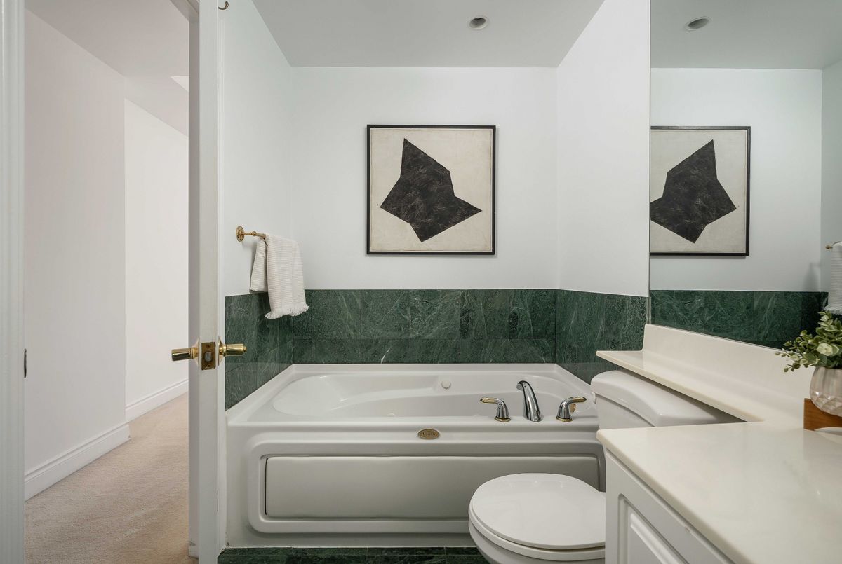 1 Deer Park Crescent Toronto 1 Deer Park Crescent Toronto