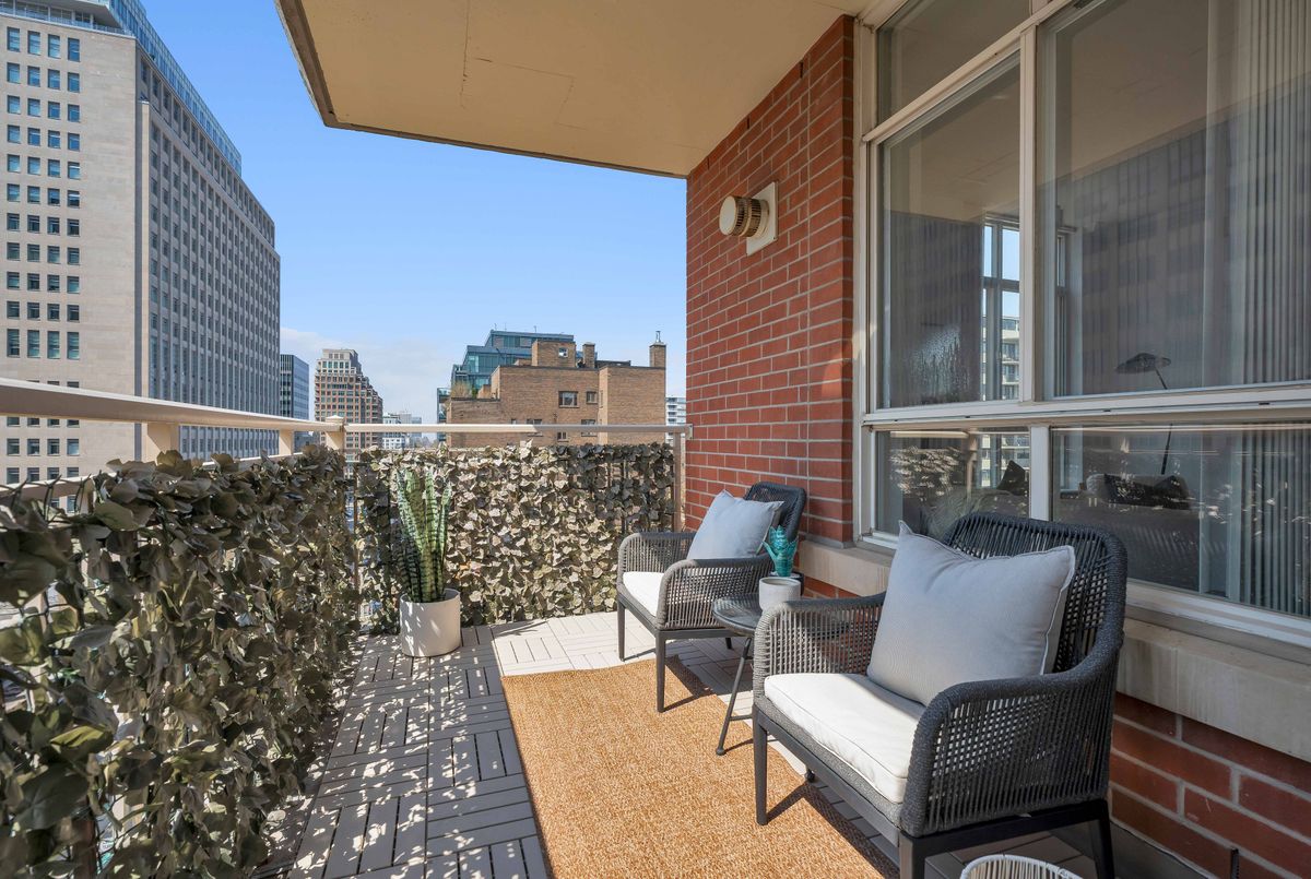 1 Deer Park Crescent Toronto 1 Deer Park Crescent Toronto