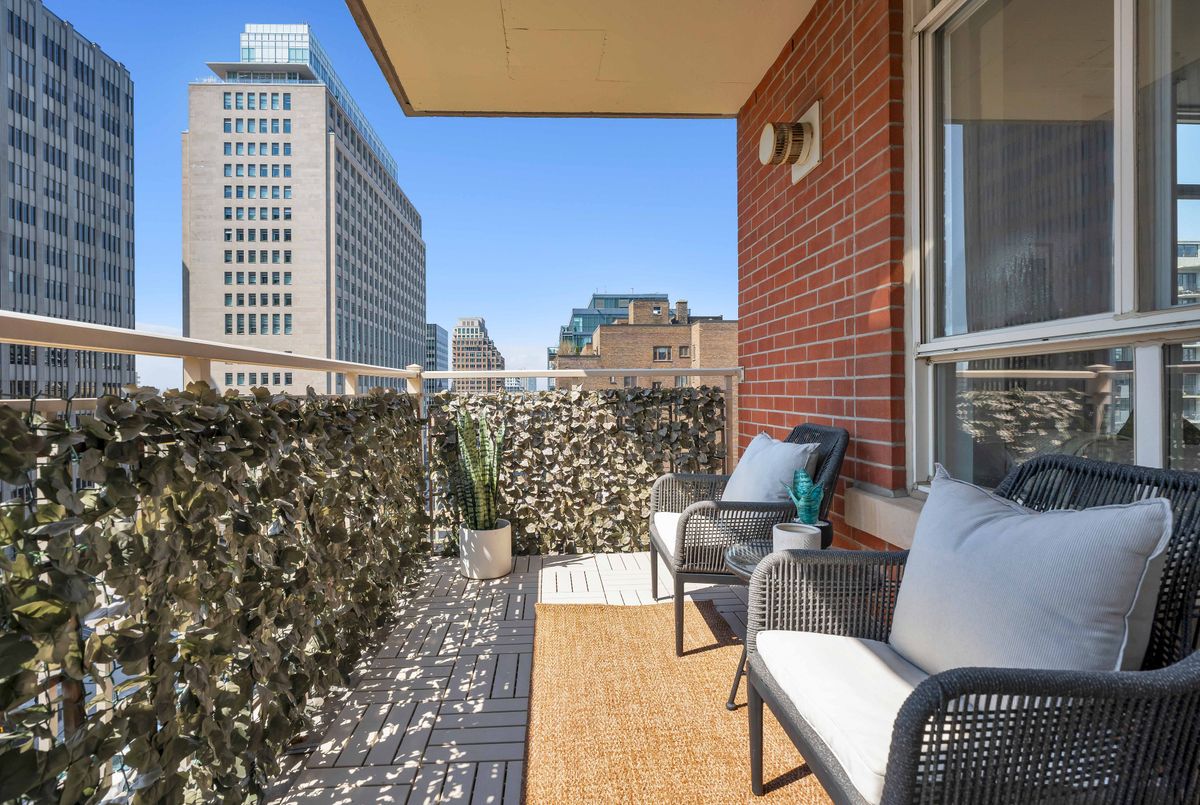 1 Deer Park Crescent Toronto 1 Deer Park Crescent Toronto