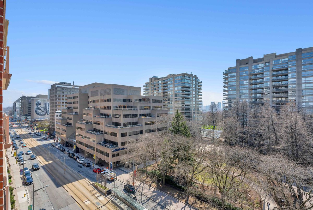 1 Deer Park Crescent Toronto 1 Deer Park Crescent Toronto