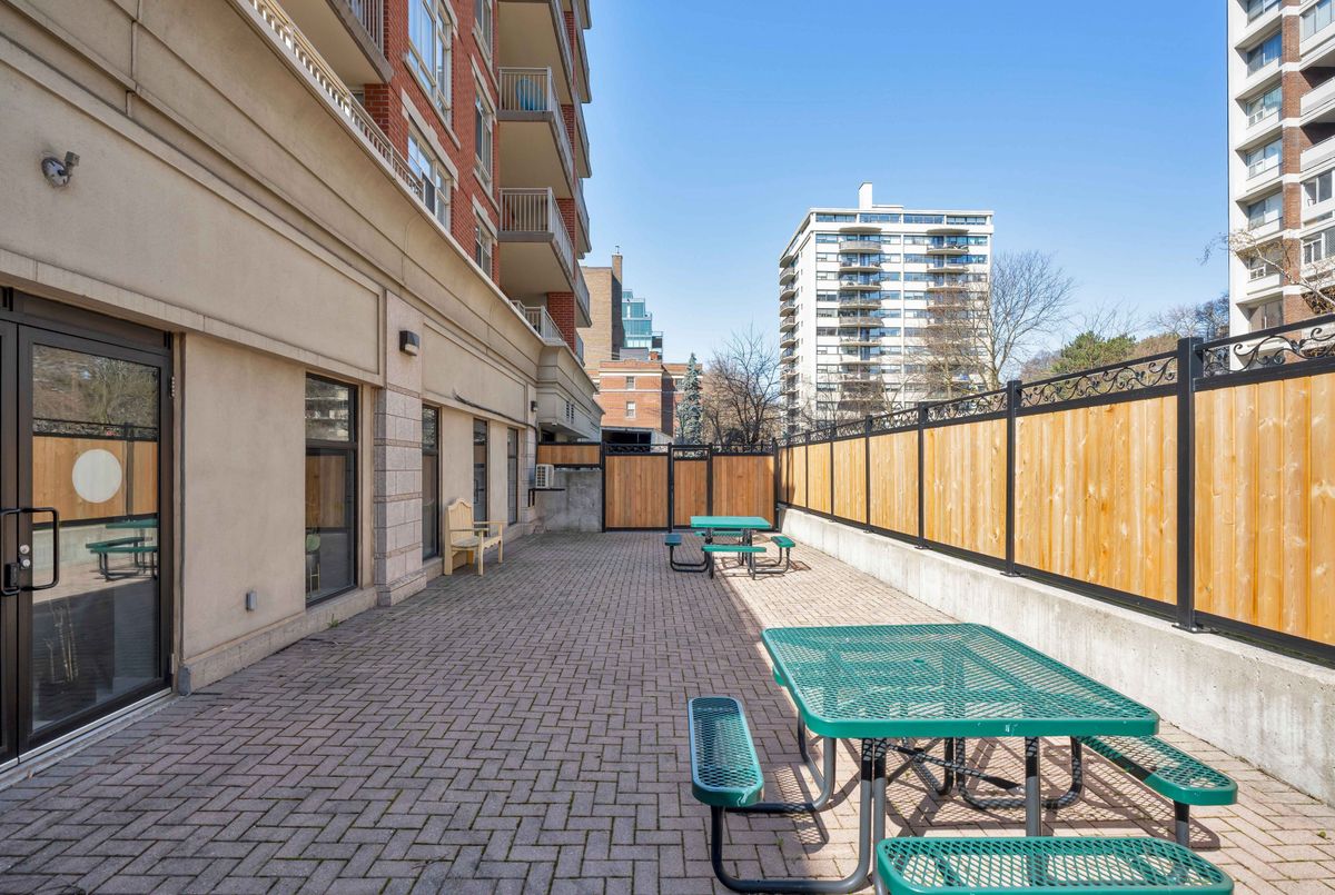 1 Deer Park Crescent Toronto 1 Deer Park Crescent Toronto