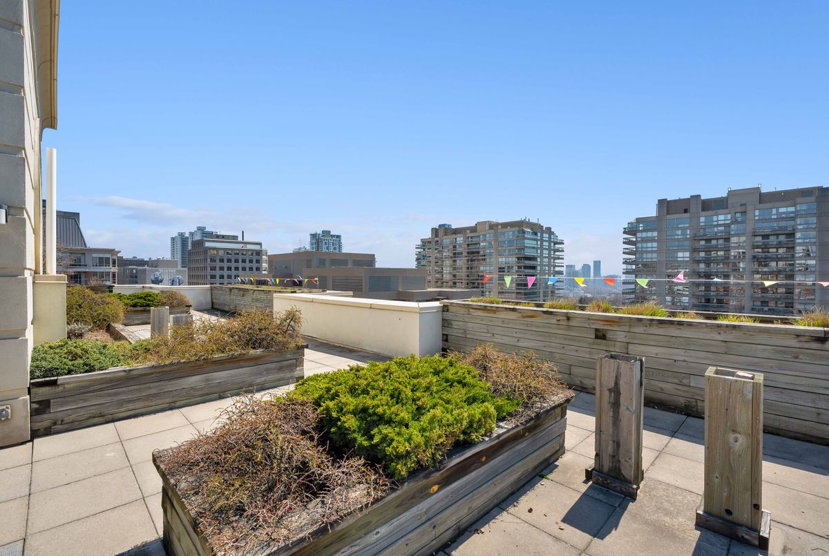 1 Deer Park Crescent Toronto 1 Deer Park Crescent Toronto