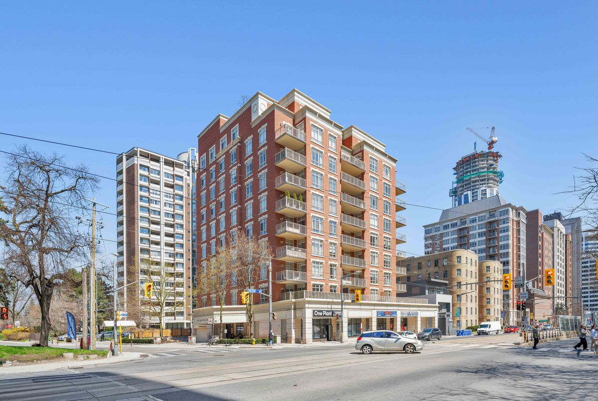 1 Deer Park Crescent Toronto 1 Deer Park Crescent Toronto