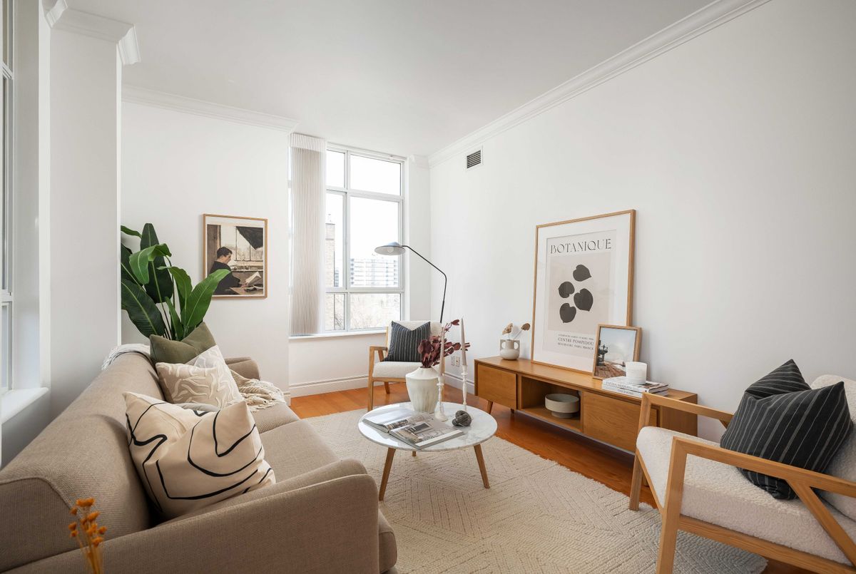 1 Deer Park Crescent Toronto 1 Deer Park Crescent Toronto