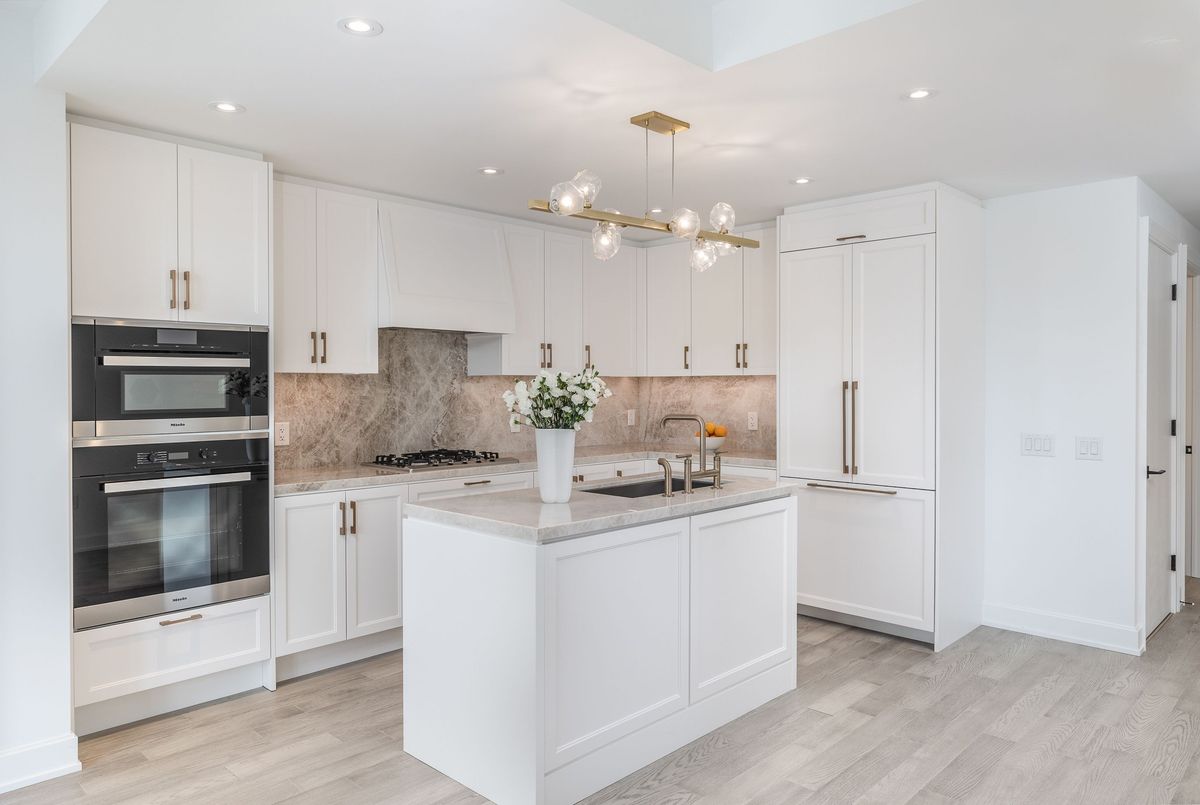 1 Strathgowan Avenue Toronto 1 Strathgowan Avenue Toronto