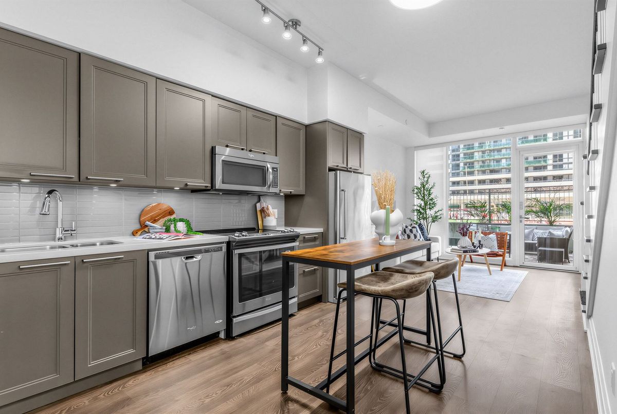 30 Roehampton Avenue Toronto 30 Roehampton Avenue Toronto