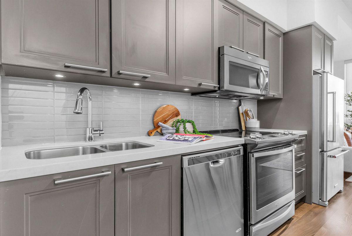 30 Roehampton Avenue Toronto 30 Roehampton Avenue Toronto