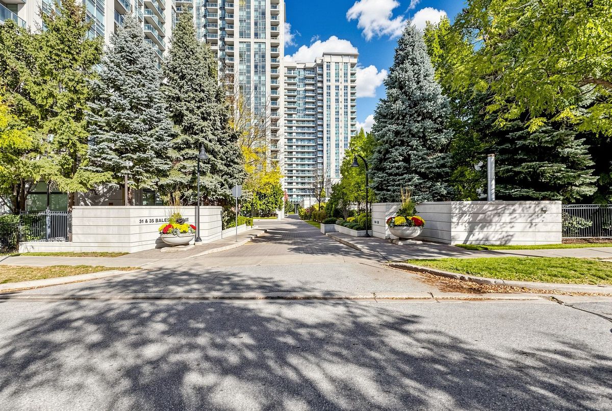 35 Bales Avenue Toronto 35 Bales Avenue Toronto