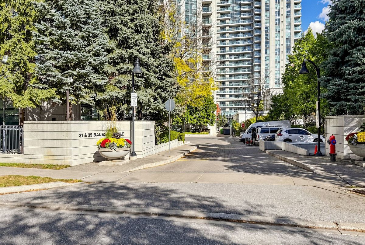 35 Bales Avenue Toronto 35 Bales Avenue Toronto