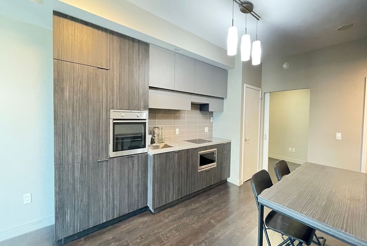 8 Eglinton Avenue E Toronto 8 Eglinton Avenue E Toronto