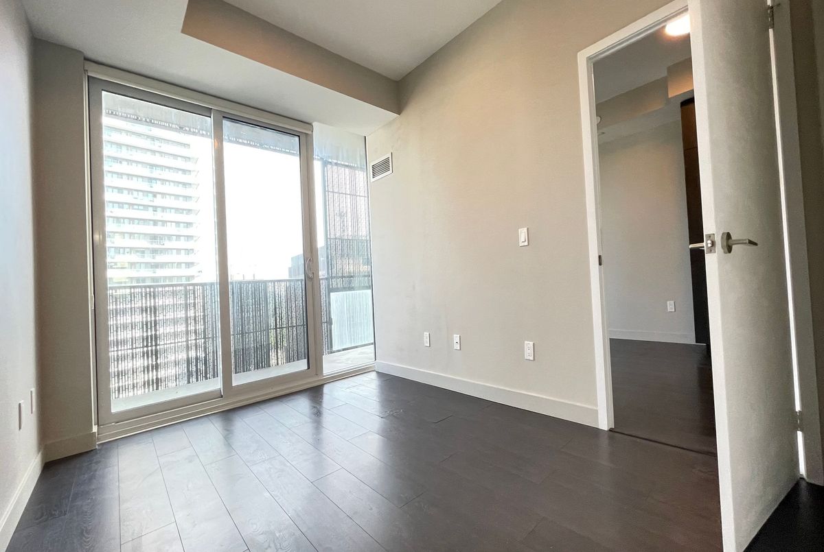 8 Eglinton Avenue E Toronto 8 Eglinton Avenue E Toronto