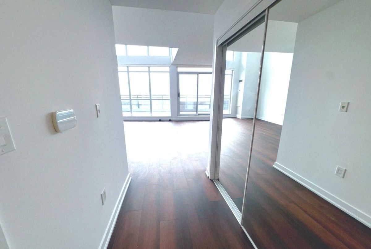 8 Telegram Mews Toronto 8 Telegram Mews Toronto