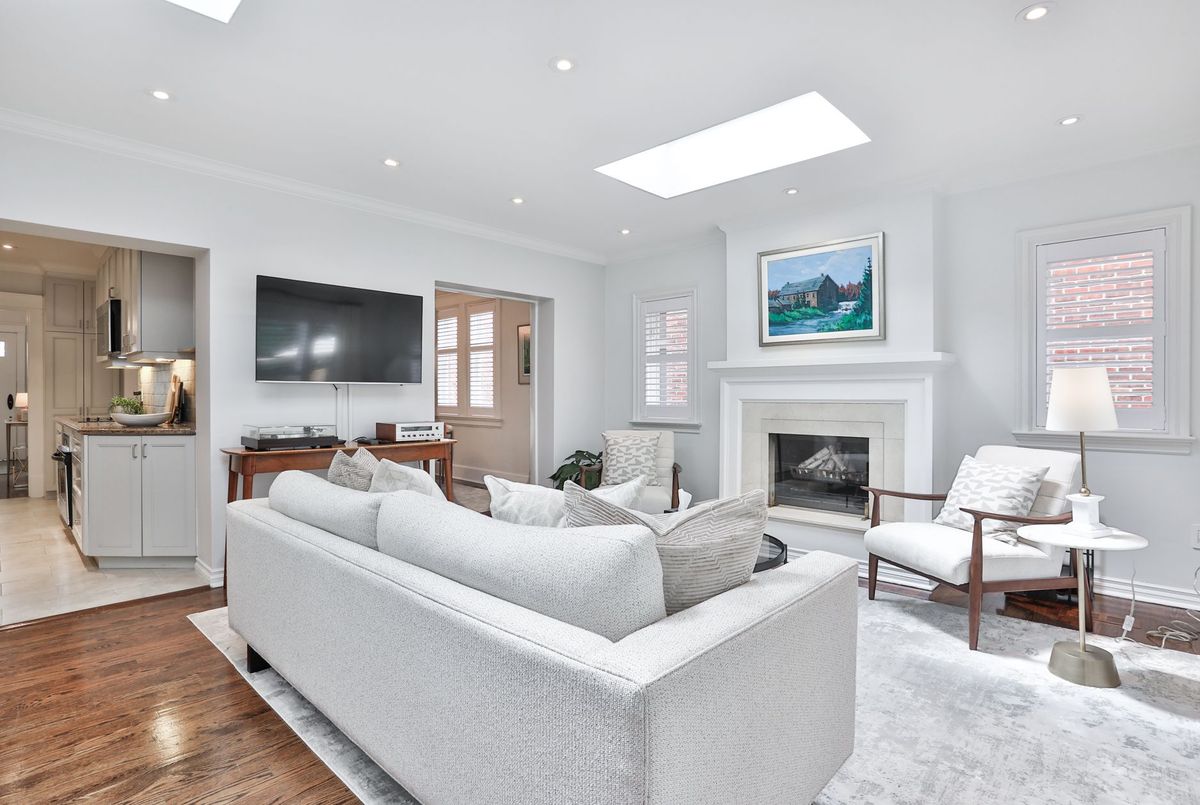102 Snowdon Avenue Toronto 102 Snowdon Avenue Toronto