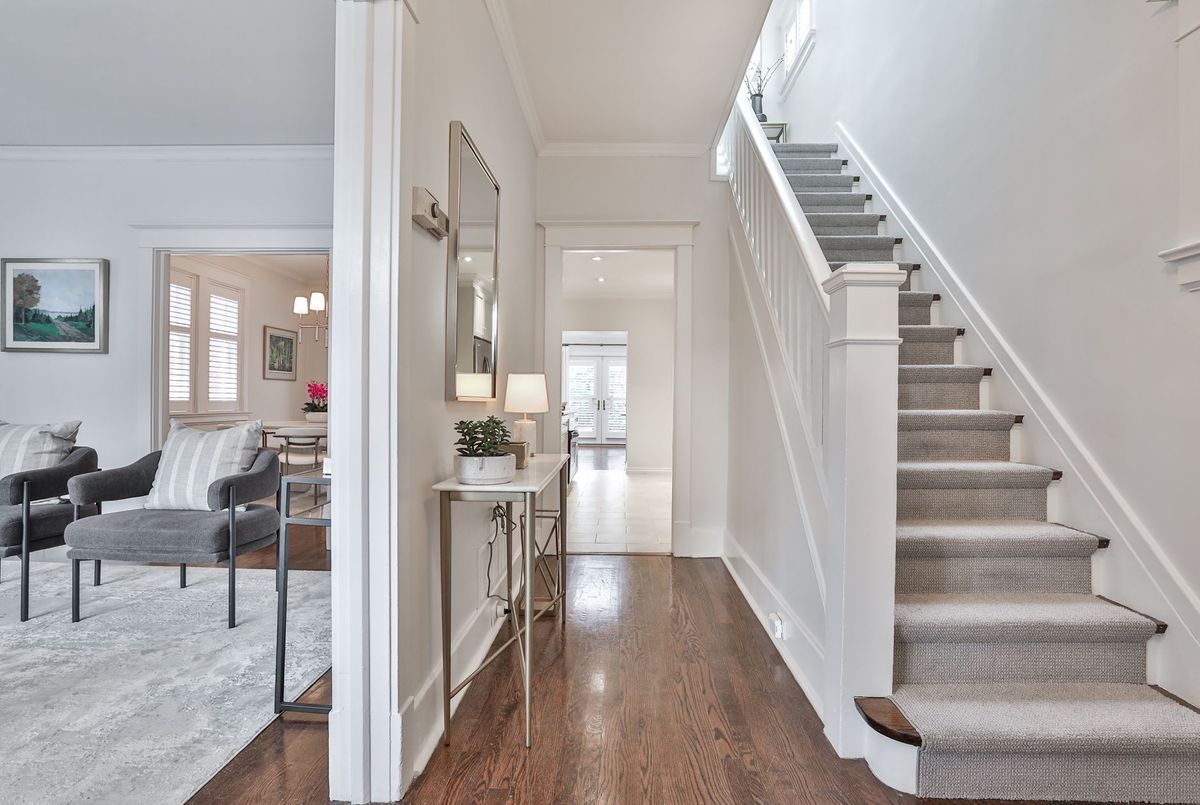 102 Snowdon Avenue Toronto 102 Snowdon Avenue Toronto