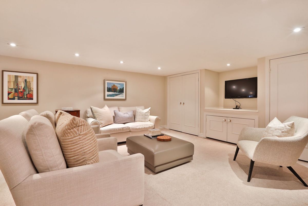 102 Snowdon Avenue Toronto 102 Snowdon Avenue Toronto