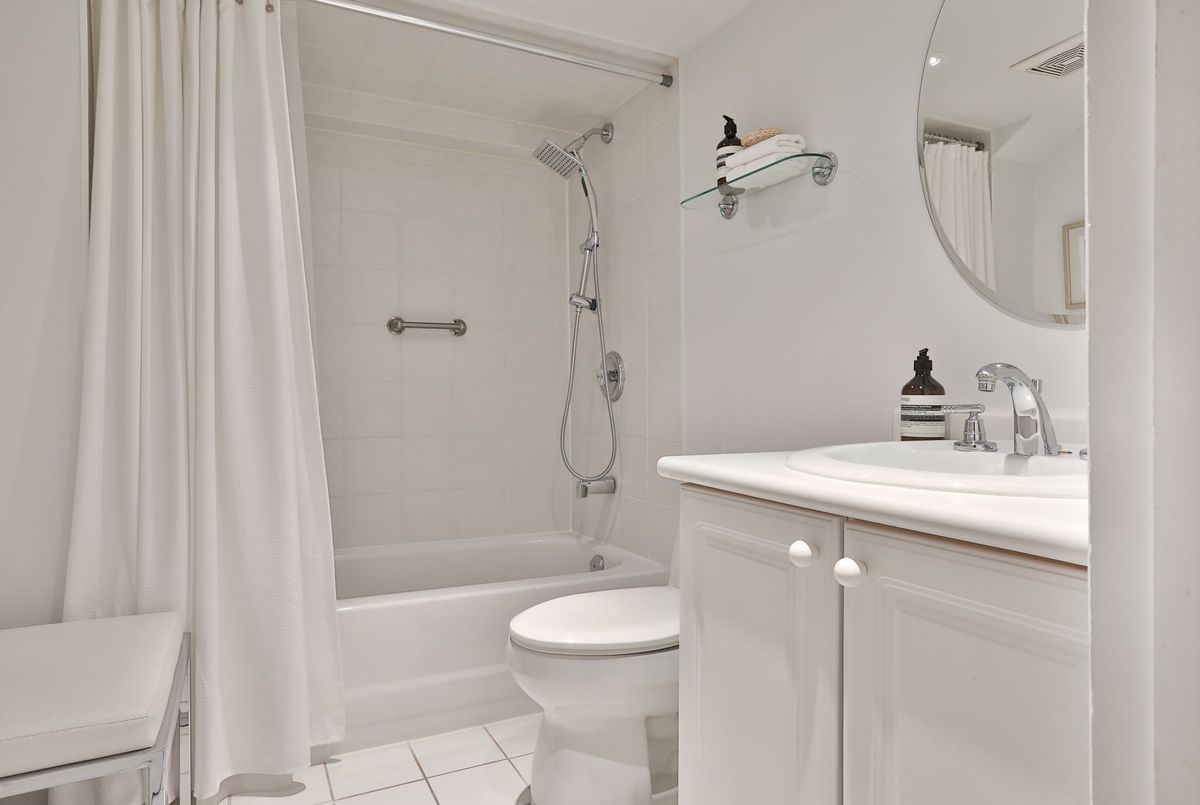 102 Snowdon Avenue Toronto 102 Snowdon Avenue Toronto