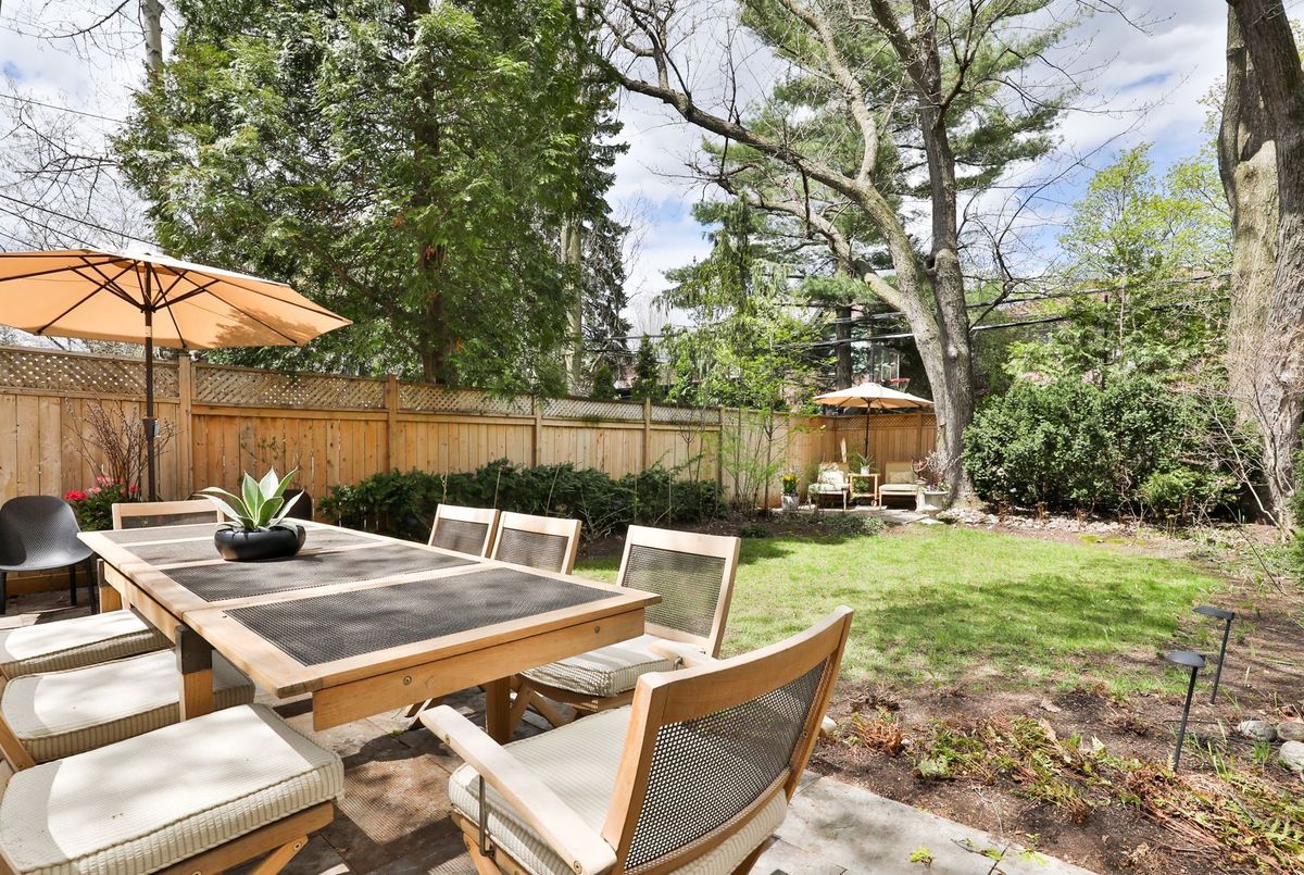 102 Snowdon Avenue Toronto 102 Snowdon Avenue Toronto
