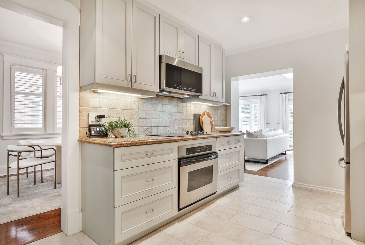 102 Snowdon Avenue Toronto 102 Snowdon Avenue Toronto