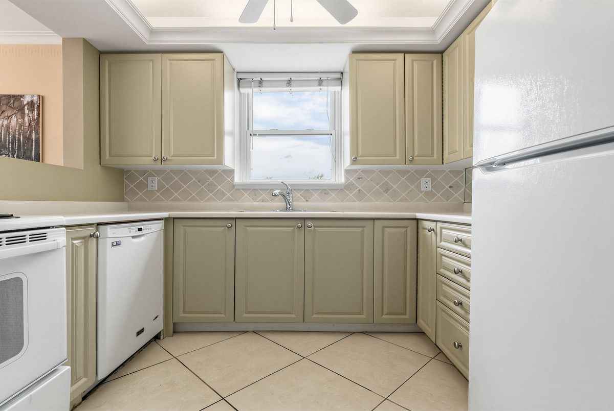 30 Elm Avenue Toronto 30 Elm Avenue Toronto