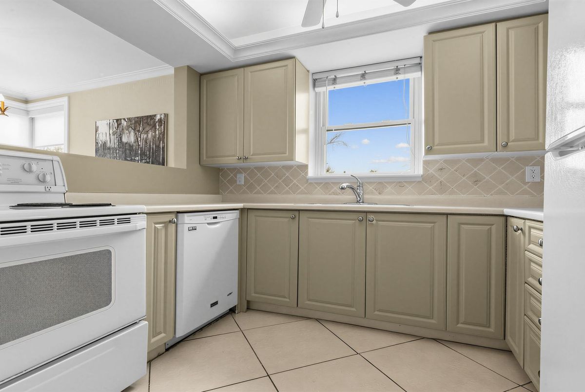 30 Elm Avenue Toronto 30 Elm Avenue Toronto