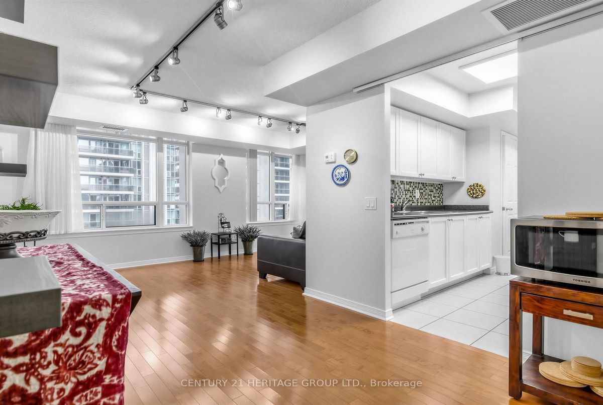 155 Beecroft Road Toronto 155 Beecroft Road Toronto