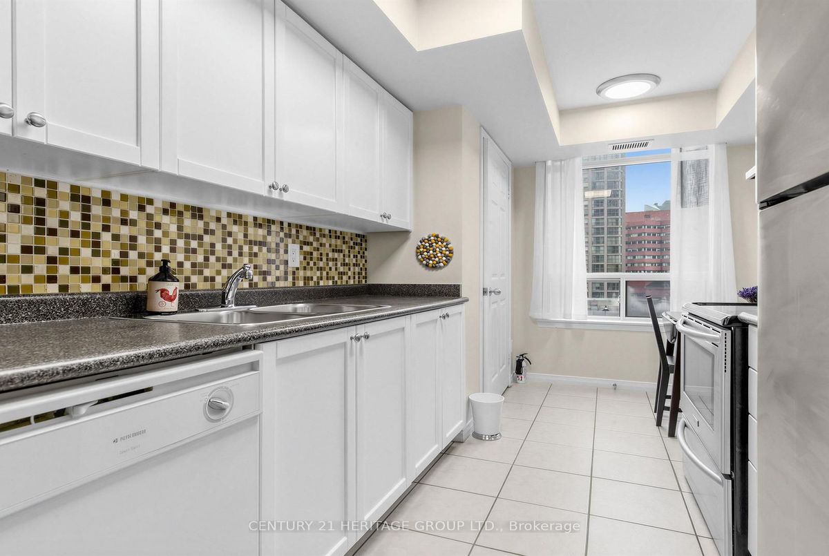 155 Beecroft Road Toronto 155 Beecroft Road Toronto