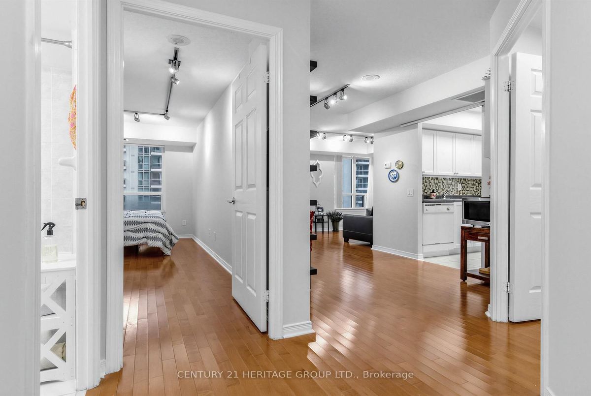 155 Beecroft Road Toronto 155 Beecroft Road Toronto