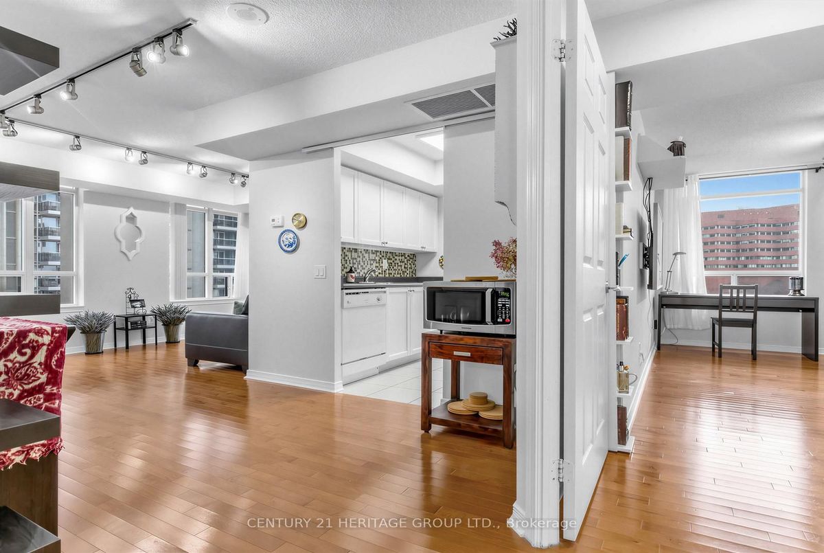155 Beecroft Road Toronto 155 Beecroft Road Toronto