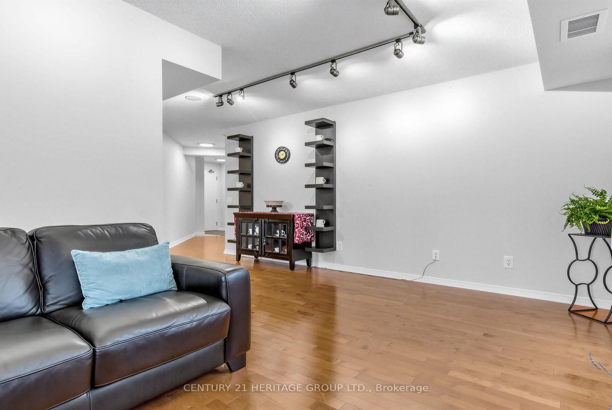 155 Beecroft Road Toronto 155 Beecroft Road Toronto