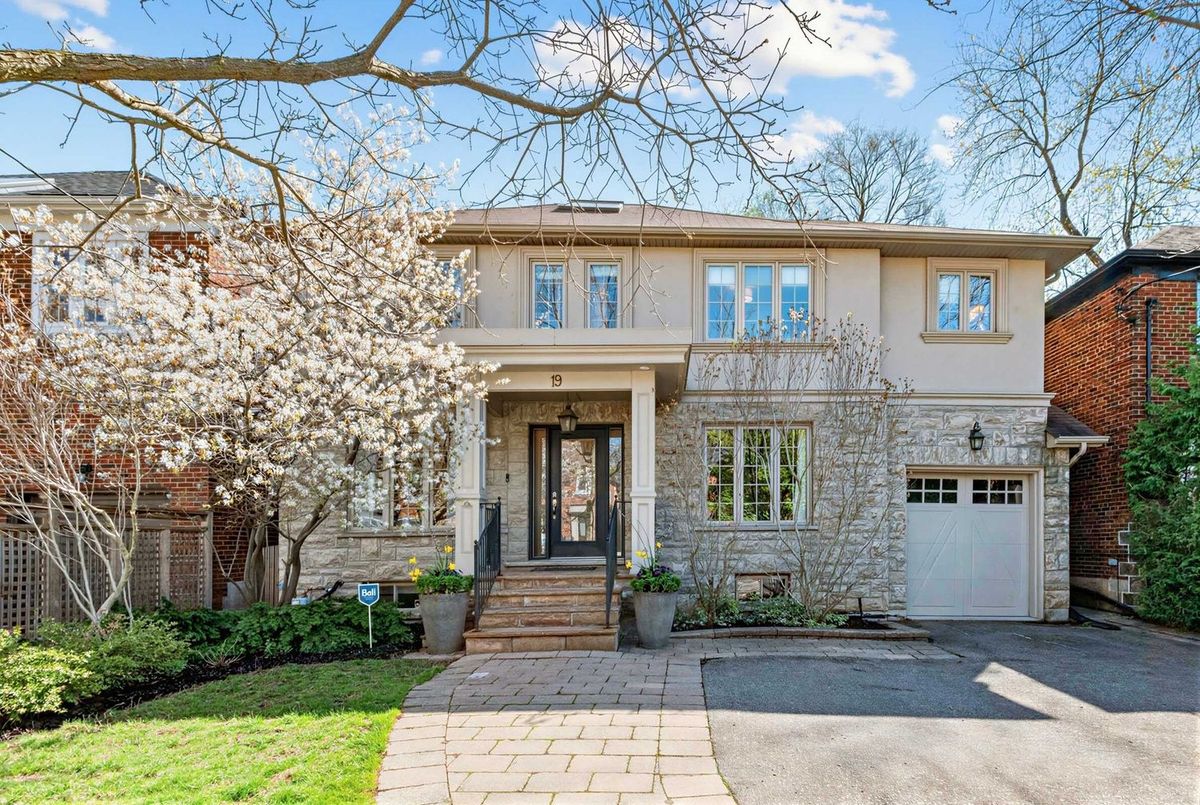 19 Menin Road Toronto 19 Menin Road Toronto