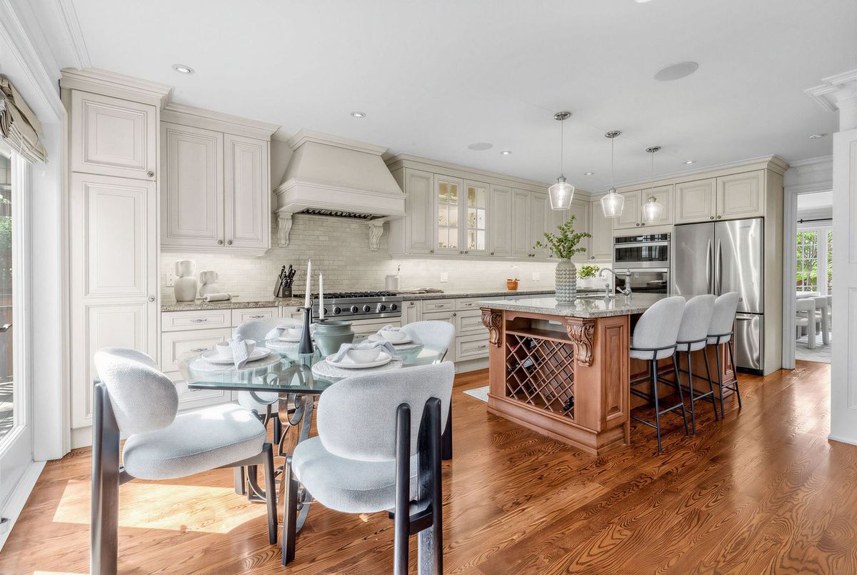 19 Menin Road Toronto 19 Menin Road Toronto