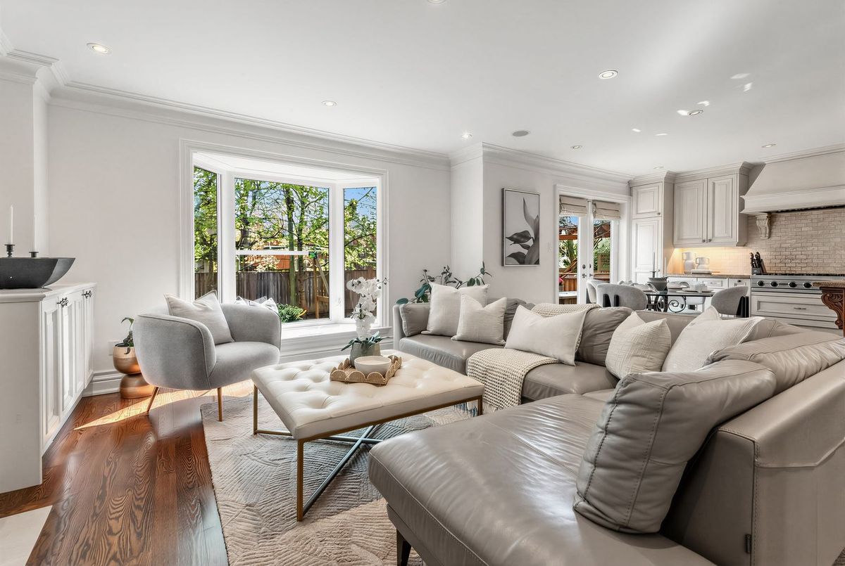 19 Menin Road Toronto 19 Menin Road Toronto