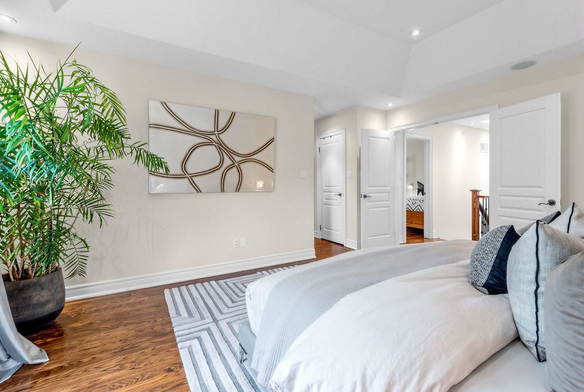 19 Menin Road Toronto 19 Menin Road Toronto