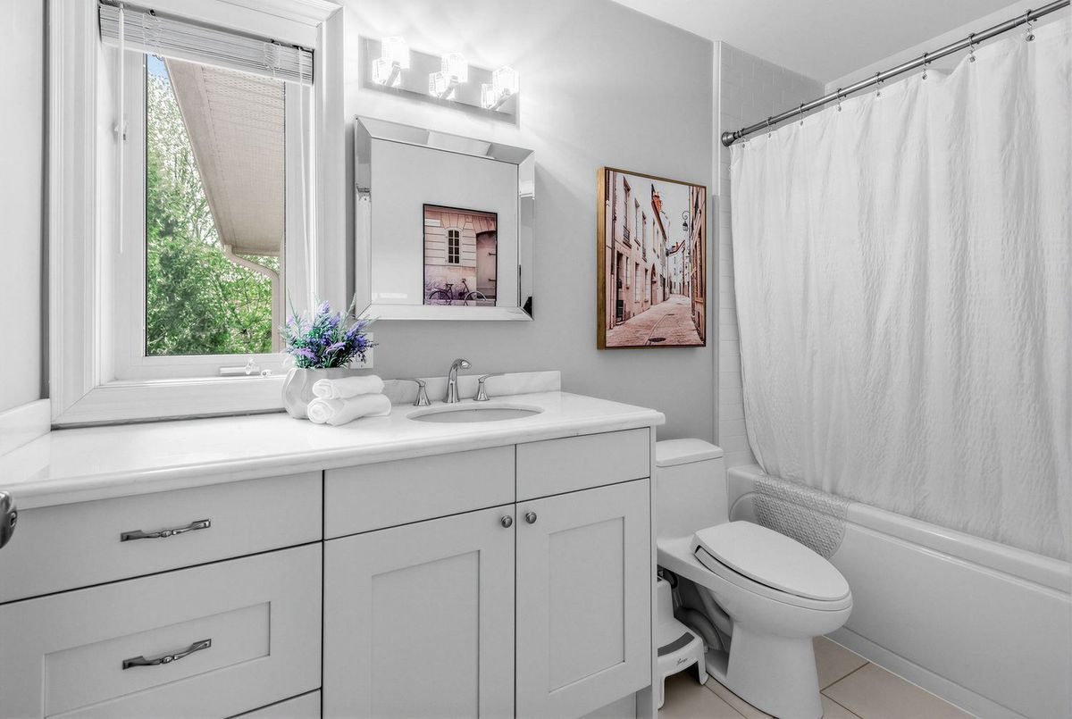 19 Menin Road Toronto 19 Menin Road Toronto