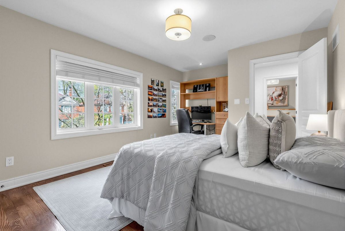 19 Menin Road Toronto 19 Menin Road Toronto