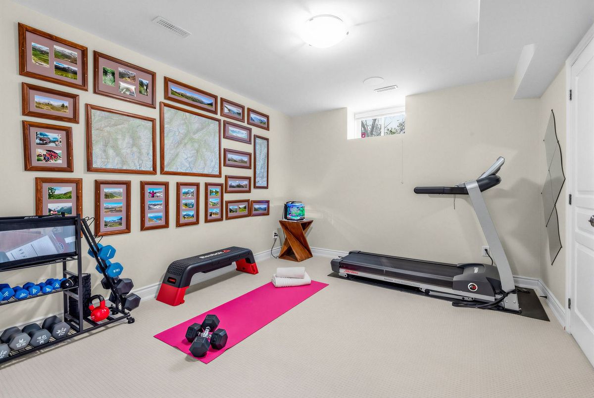 19 Menin Road Toronto 19 Menin Road Toronto