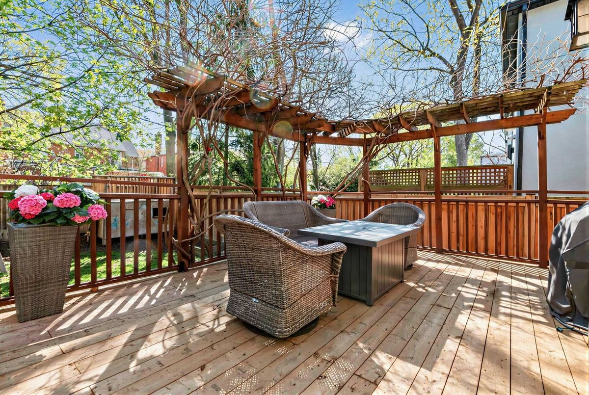 19 Menin Road Toronto 19 Menin Road Toronto