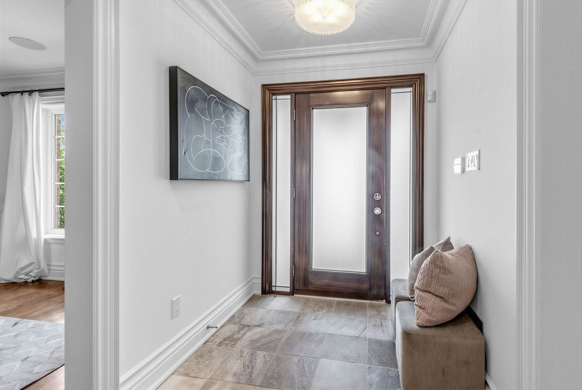 19 Menin Road Toronto 19 Menin Road Toronto