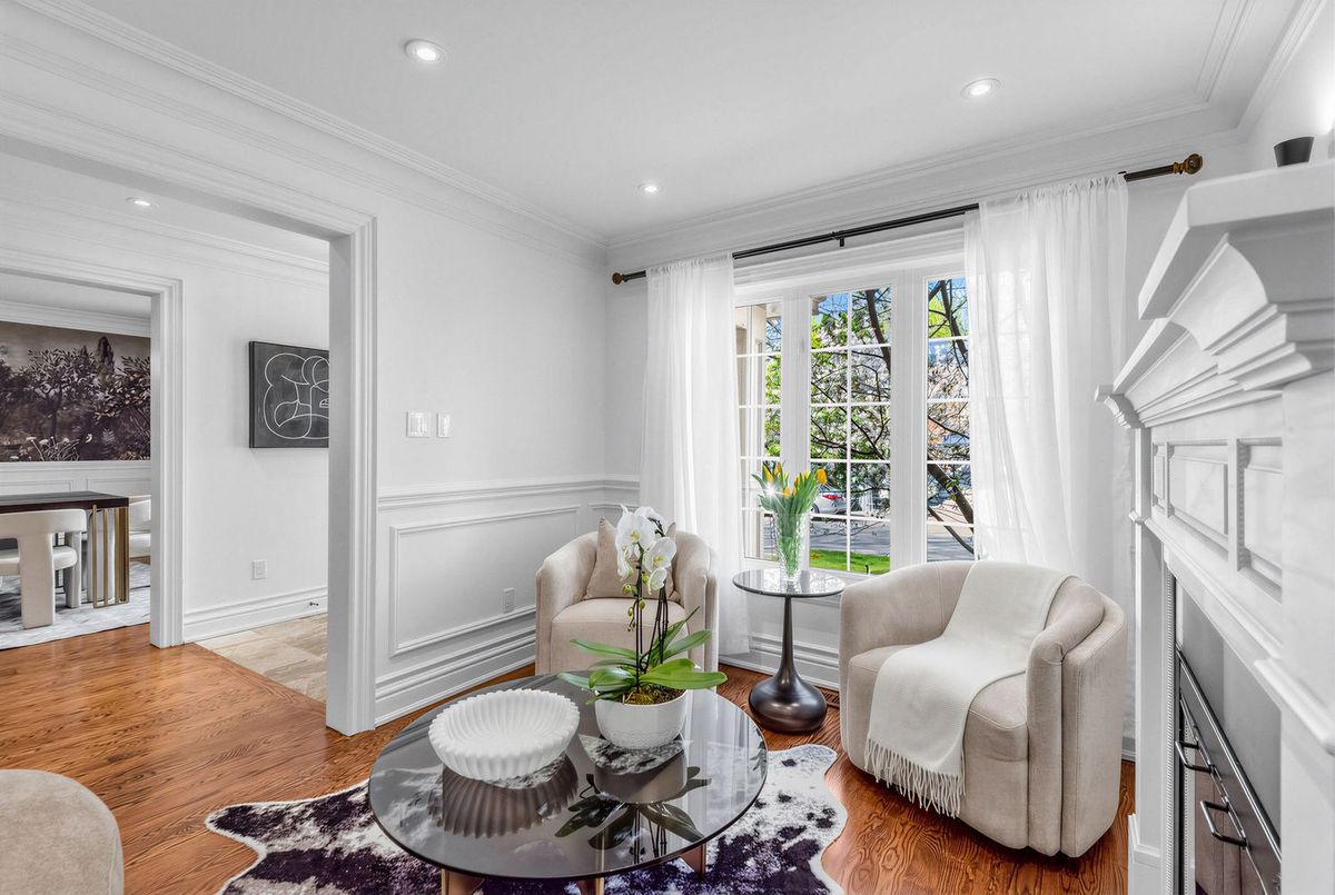 19 Menin Road Toronto 19 Menin Road Toronto