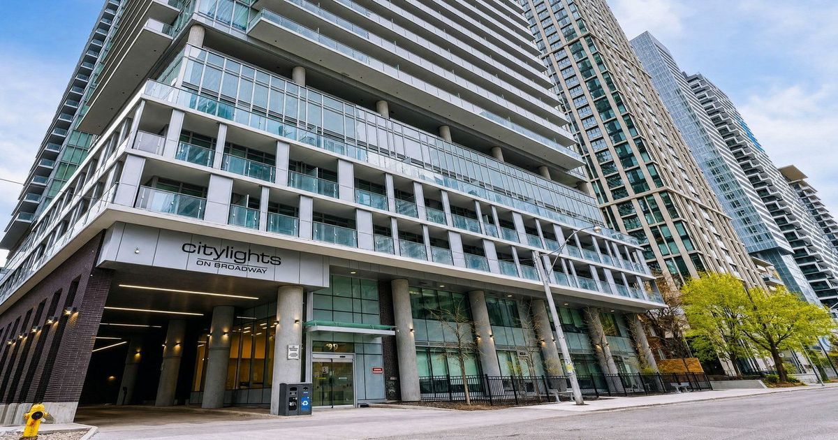 99 Broadway Avenue Toronto