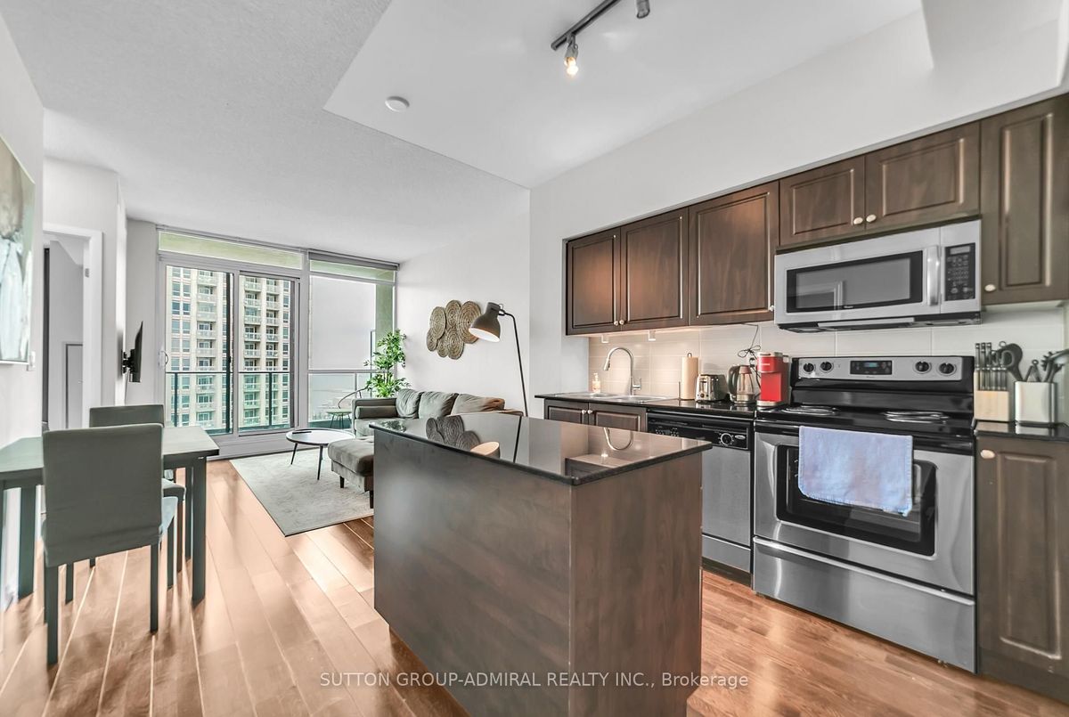 215 Fort York Boulevard Toronto 215 Fort York Boulevard Toronto