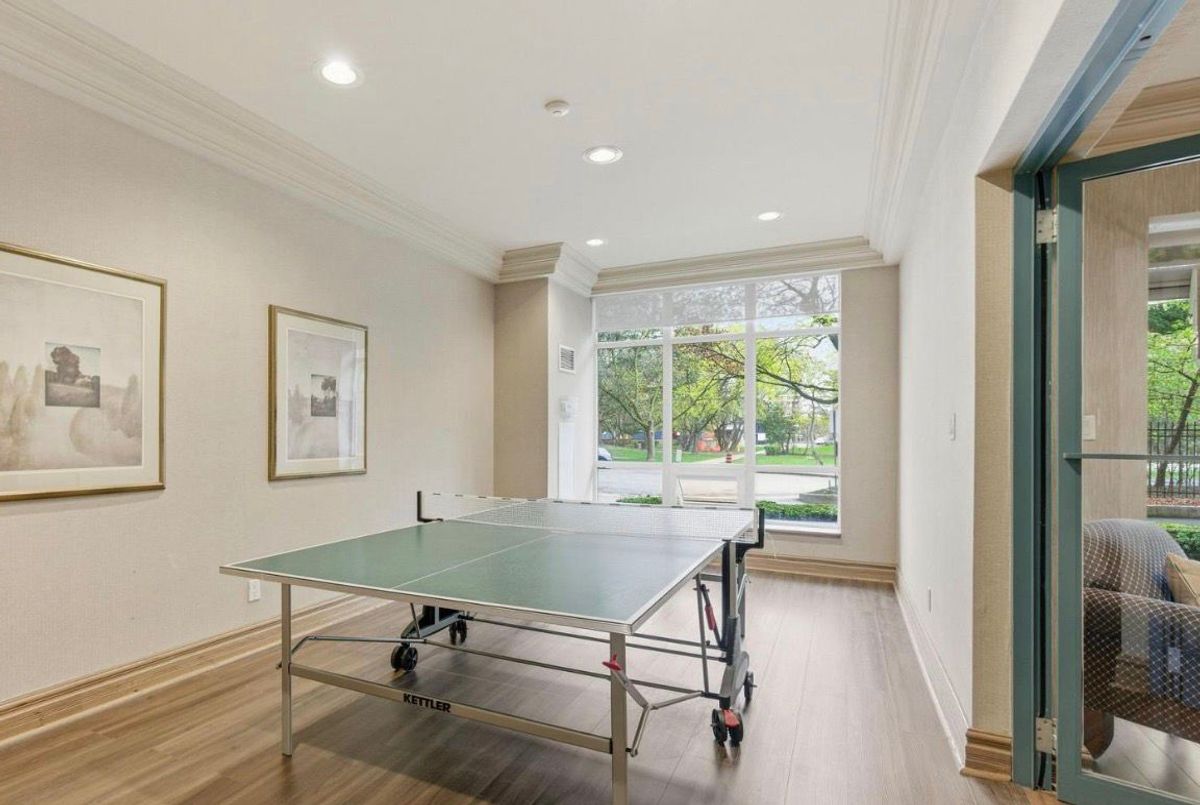 233 Beecroft Road Toronto 233 Beecroft Road Toronto